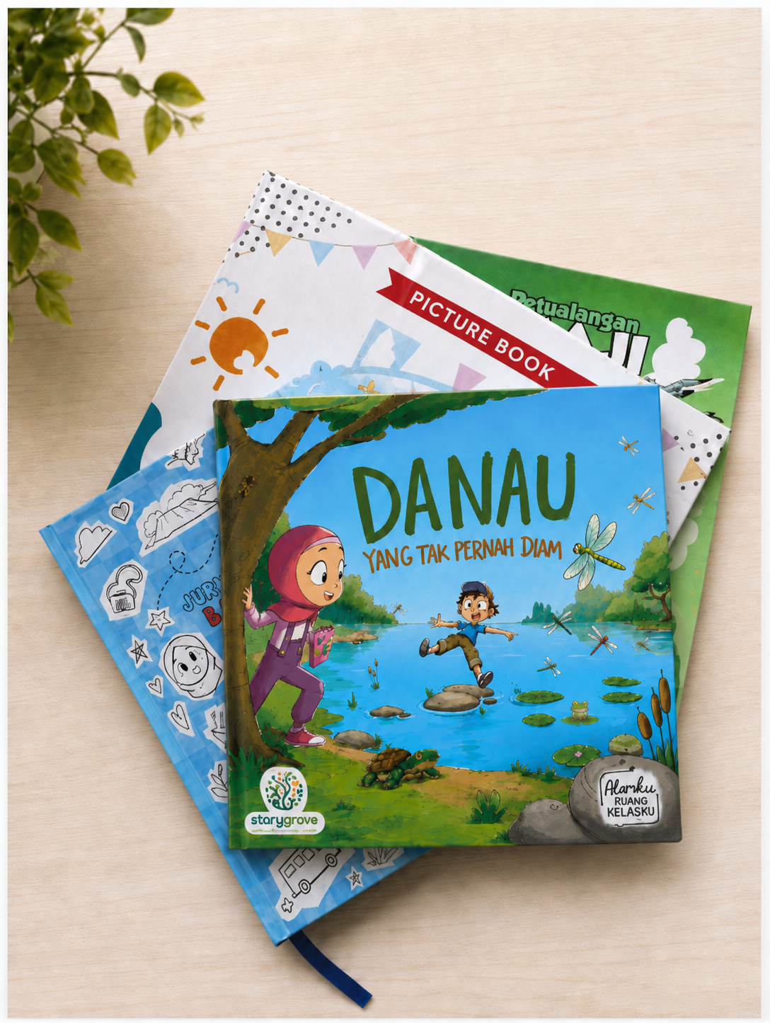 Koleksi buku dan learning kit Storygrove